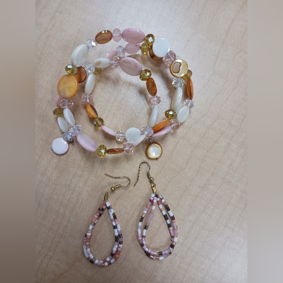 2 items Memory Coil Bracelet & Bead Earring Pink, Rose, Brown & Coral colors - Picture 1 of 15